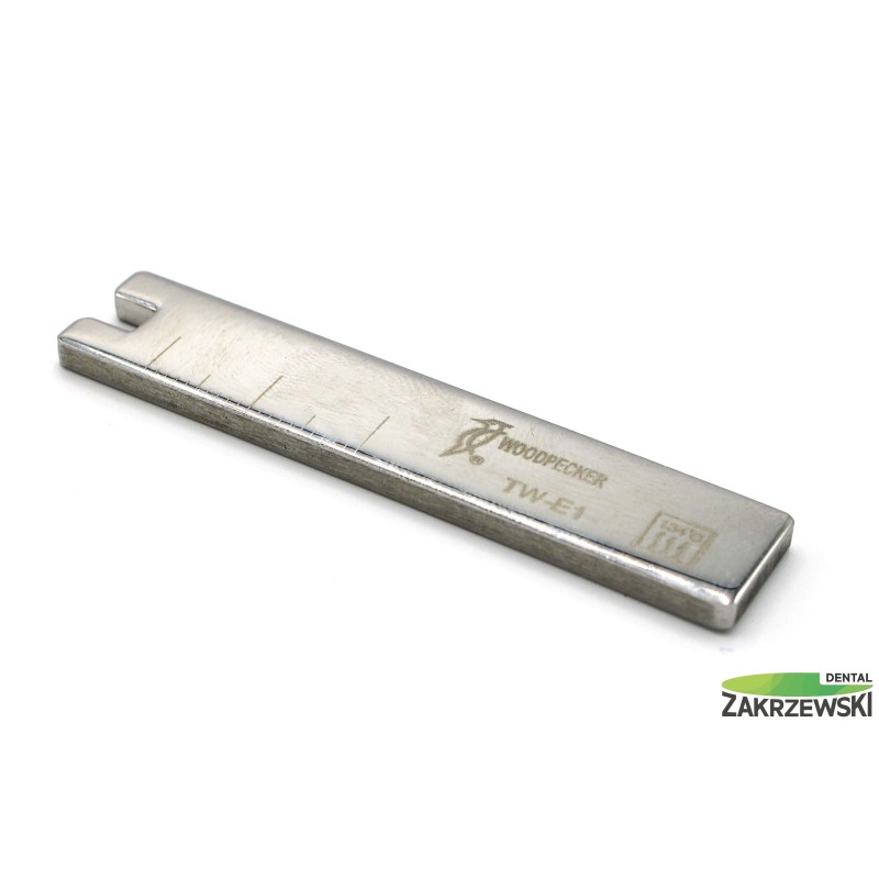 Гаечный ключ с плоским дятлом